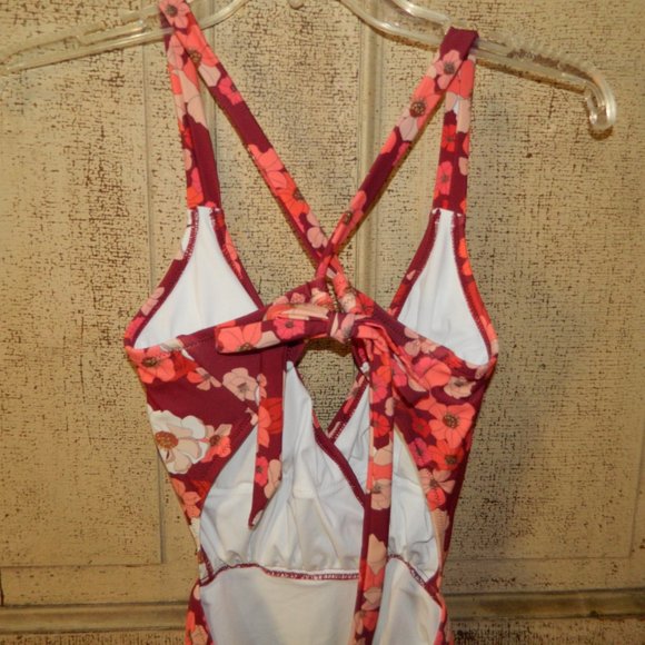 Cupshe Olivia Floral Cutout Plus Size One Piece Swimsuit Size OX (HH-4) - Picture 4 of 7